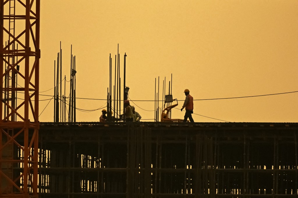 AI数据中心热潮可能对其他基础设施项目不利